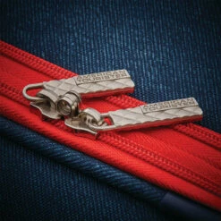 American Tourister Disney Minnie Denim Krush 28" Spinner -US Suitcase Sales 2024 1261211255 28Spin 4 Zipper