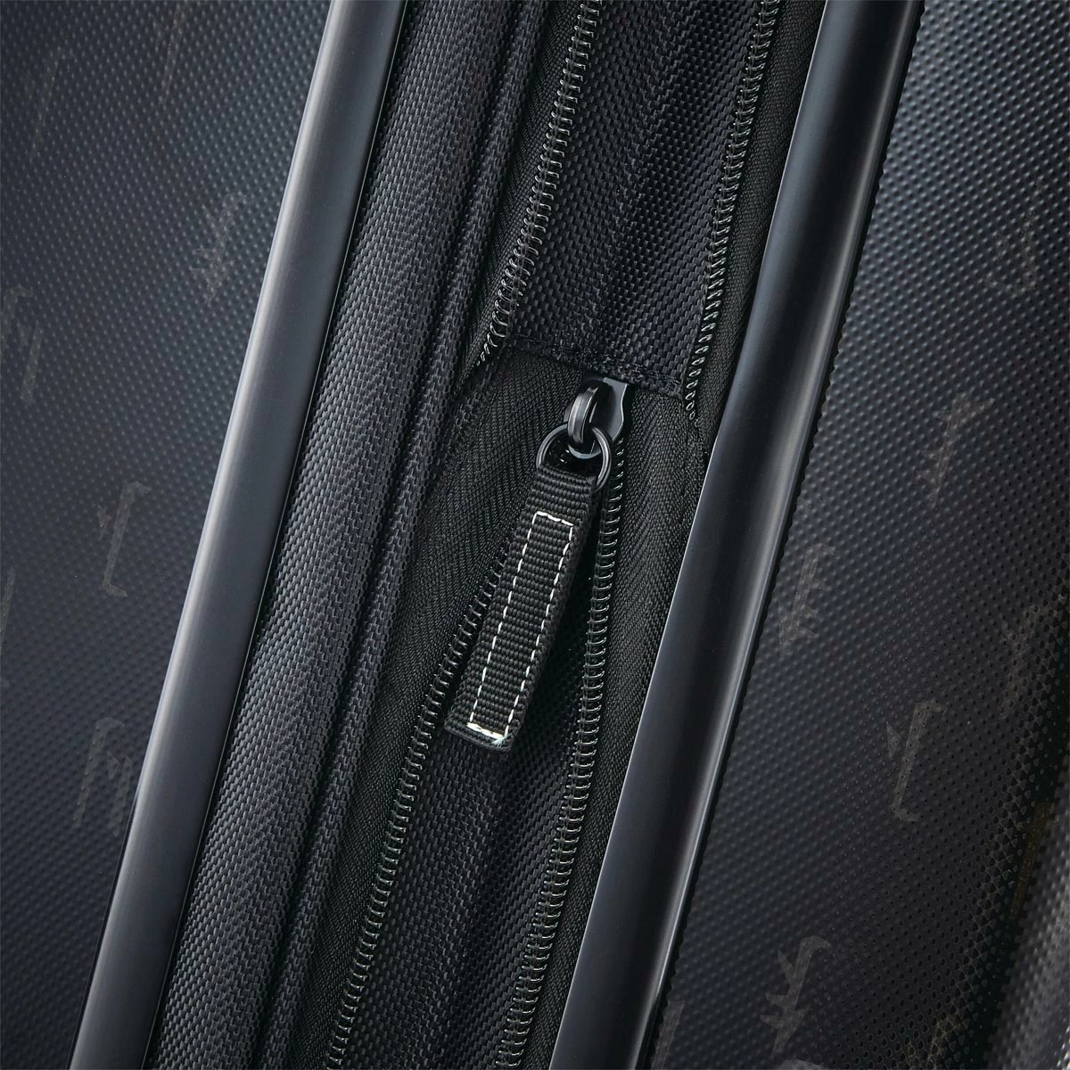 American Tourister Star Wars 21" Carry On Spinner 2 American Tourister Star Wars 21" Carry On Spinner - Image 2