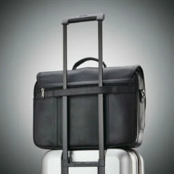 Samsonite Classic Leather Flapover -US Suitcase Sales 2024 1572367551 IMG 1268161