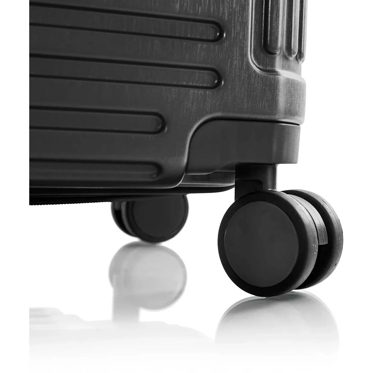 Heys EDGE 30" Expandable Spinner 7 Heys EDGE 30" Expandable Spinner - Image 7