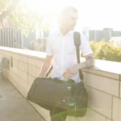 Solo New York Highline Duffel -US Suitcase Sales 2024 KBN 2333 2000x c8064433 a8c3 4c07 844c faba7a734a1d