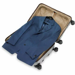 Briggs & Riley Torq Medium Spinner -US Suitcase Sales 2024 QU227SP 66Garment 2000x 70164b7f 90bf 43ad 8b01 b9150c66d592
