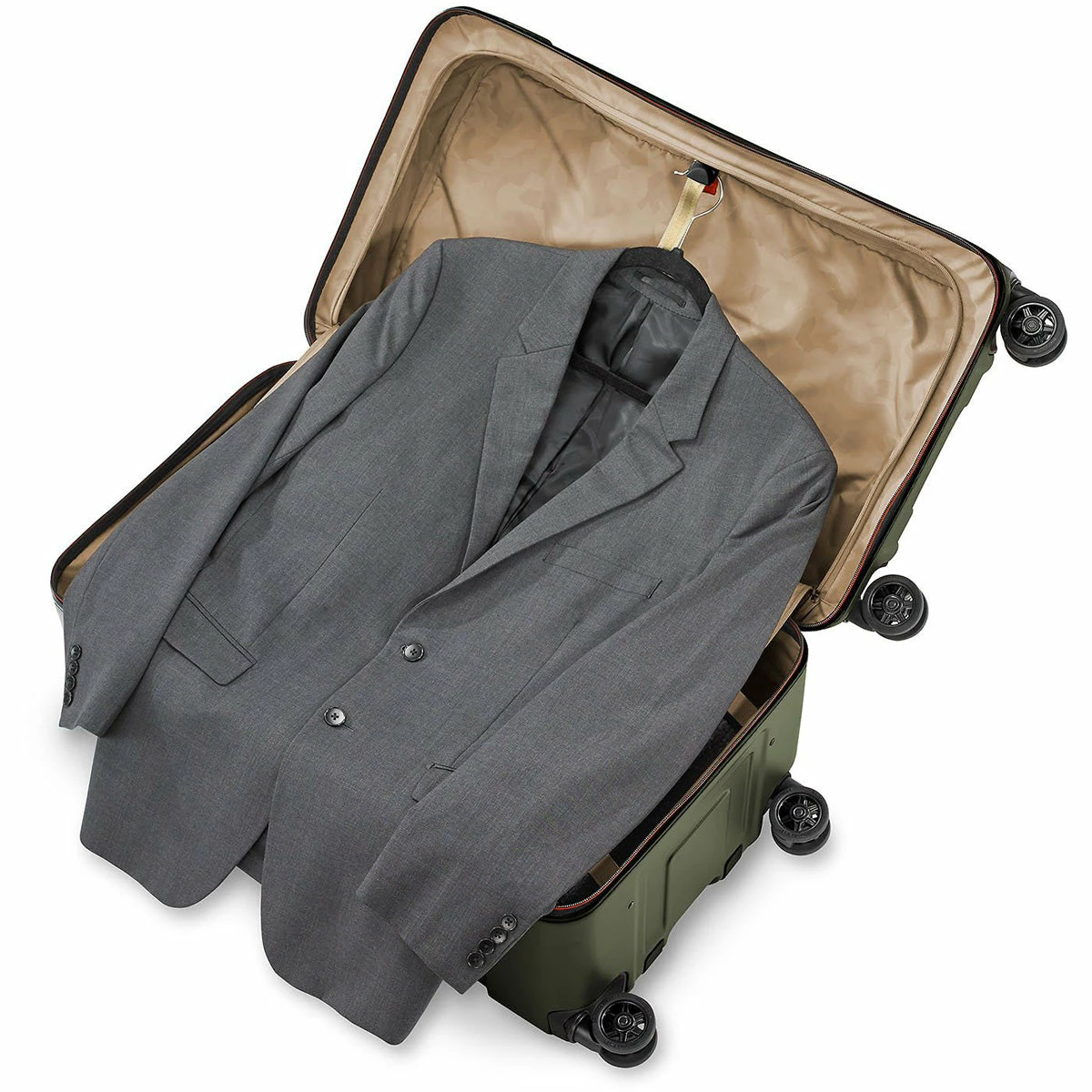 Briggs & Riley Torq Medium Trunk Spinner 7 Briggs & Riley Torq Medium Trunk Spinner - Image 7